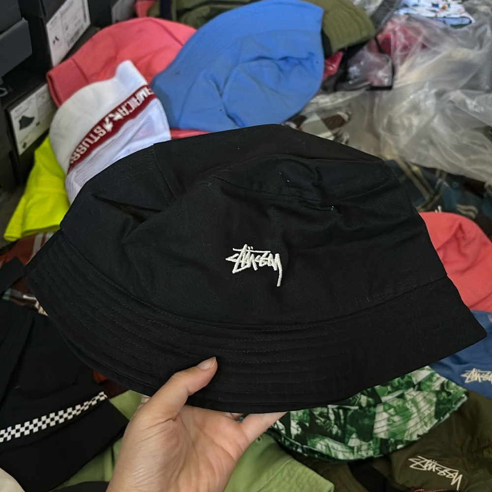 Stussy black bucket hat